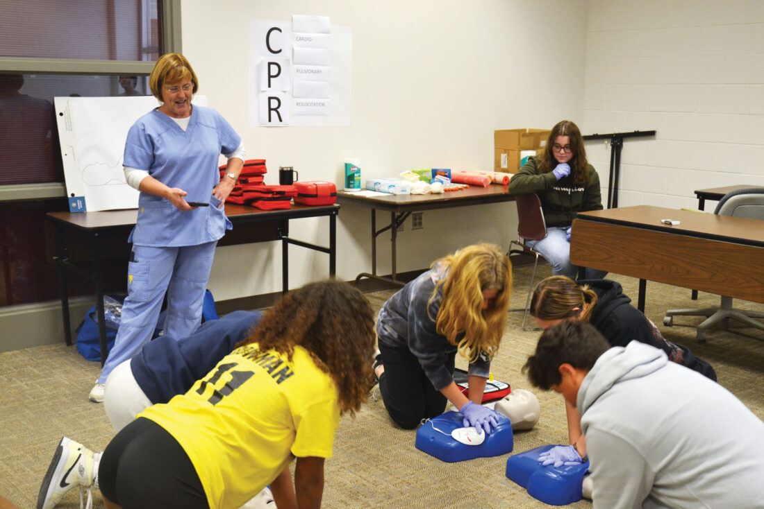 Hamilton Middle School students get first aid training News, Sports, Jobs News and Sentinel